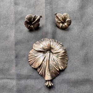 Rare Vintage Ming's Honolulu Sterling Hibiscus Brooch and Earrings Set